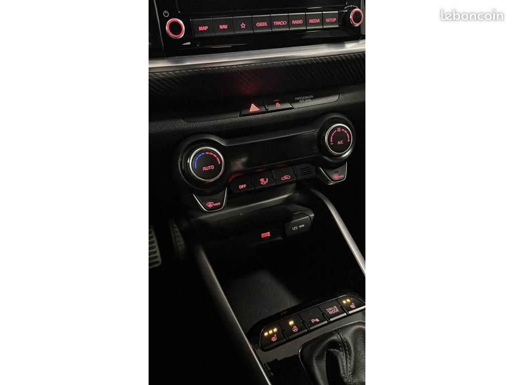 KIA STONIC 1.0 T-GDI MHEV - 120 DCT7 GT Line Premium (image 35)