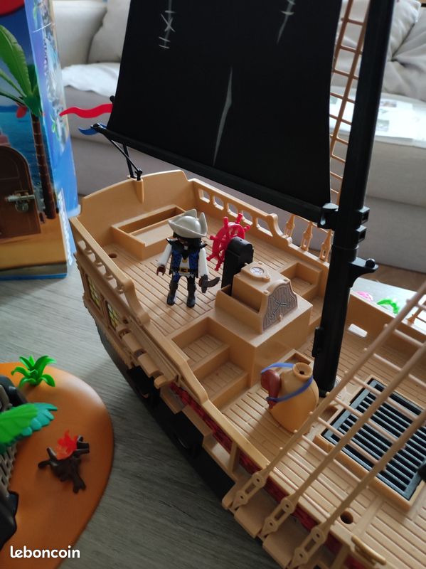 Bateau pirate playmobil + ile aux pirates (image 6)