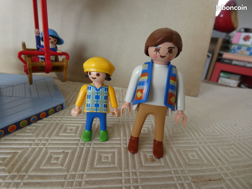 Manège de Noël 4888 Playmobil 2010 (image 2)