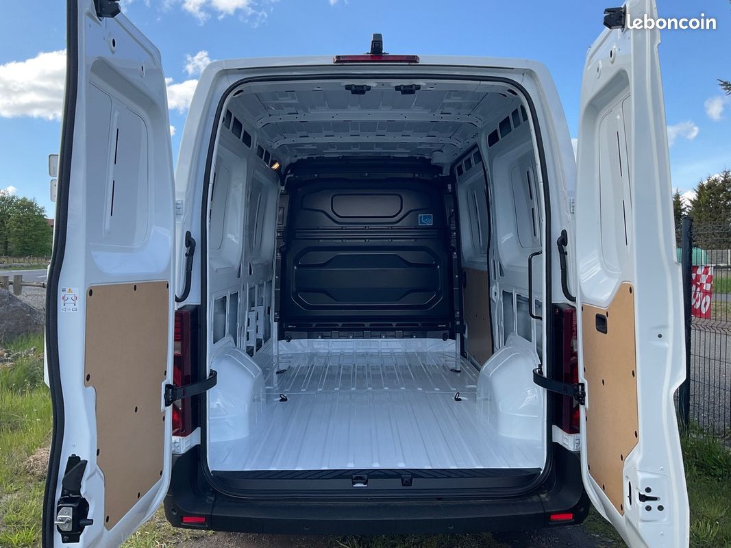 RENAULT Master IV L2H2 FWD ADVANCE 3T5 blue dci 150 (image 4)