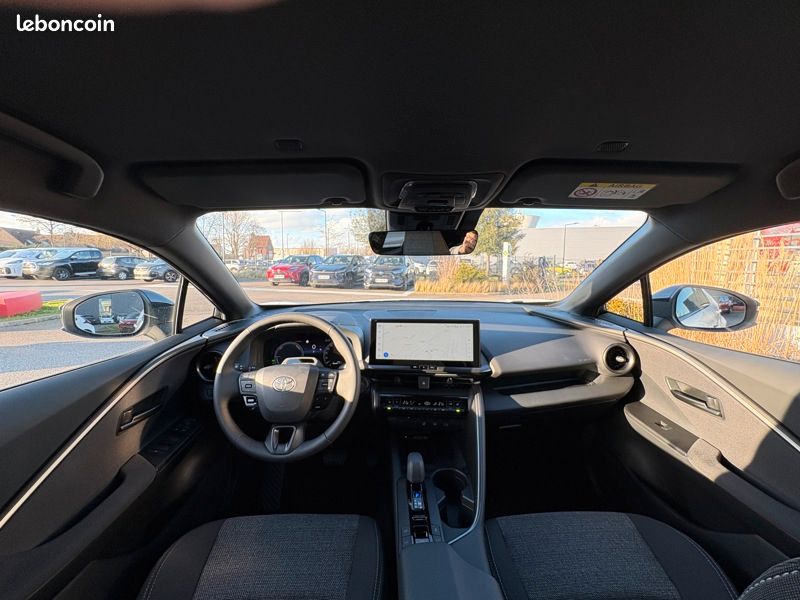Toyota C-HR 2.0 PHEV 225 Graphic MY26 (image 4)