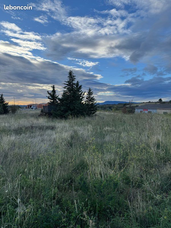 Terrain à vendre constructible · à Rieux-Minervois · 120 000 €