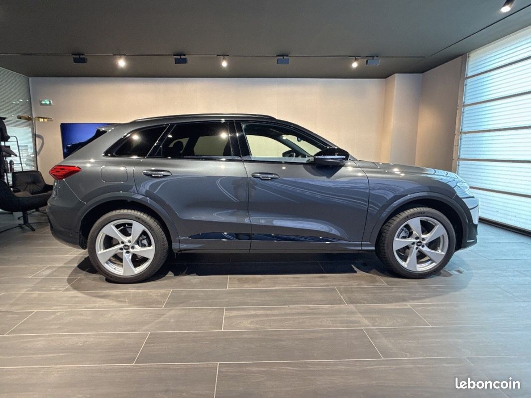 AUDI Q5 TFSI 204 ch Hybride S tronic 7 Quattro S line (image 6)