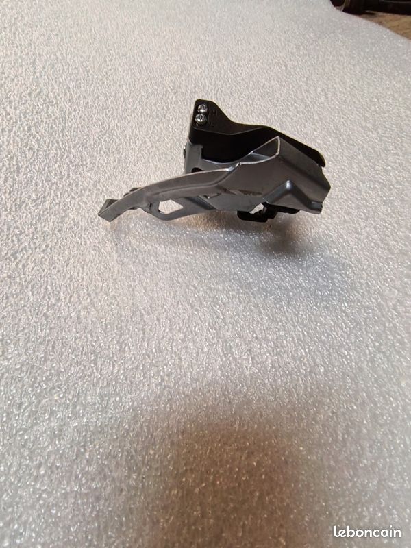 Dérailleur avant shimano 3x8 v Shimano Altus à -22 Dérailleur avant shimano 3x8 v Shimano Altus à -22