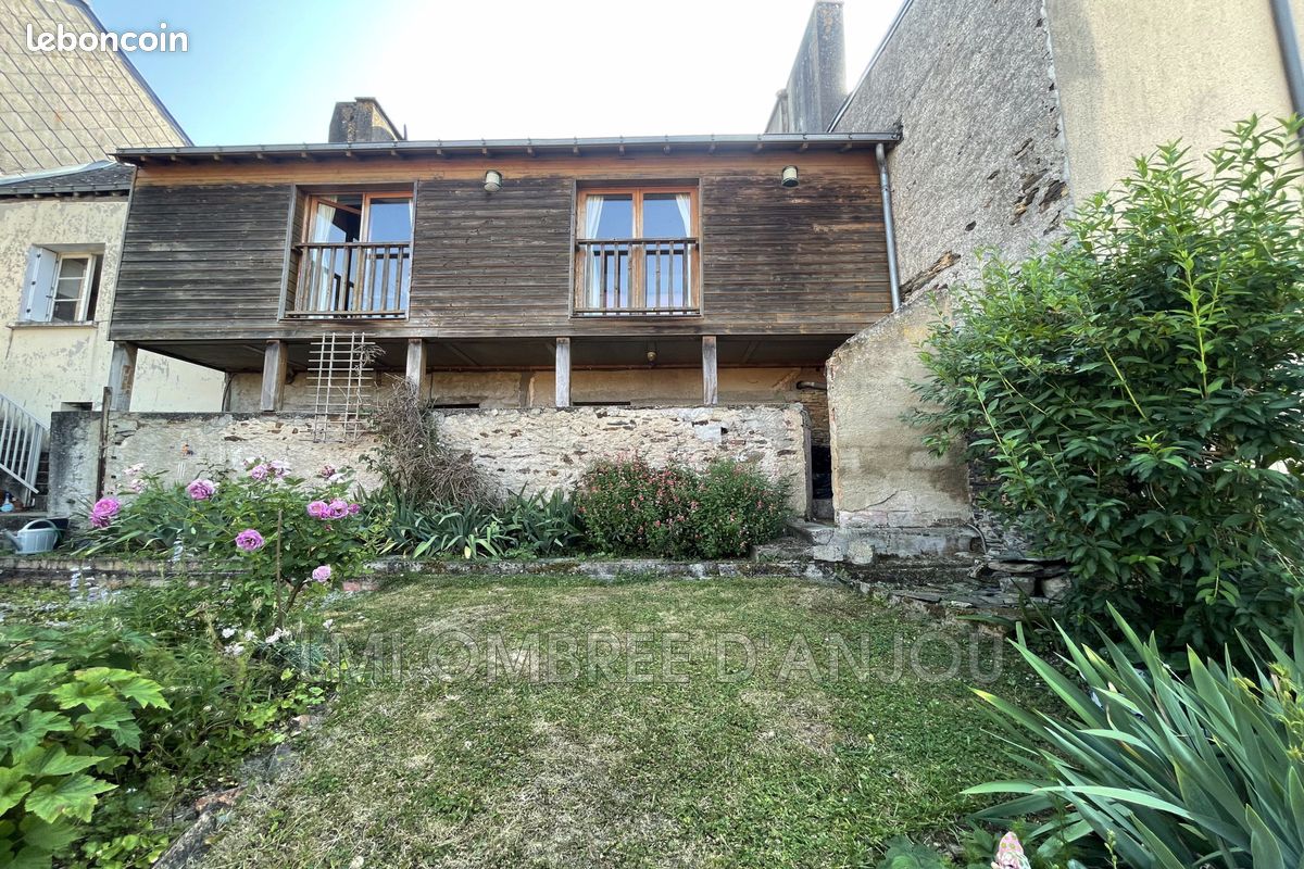 Maison 6 pièces 153 m² · à Ombrée d'Anjou · 153 m² · 121 900 €