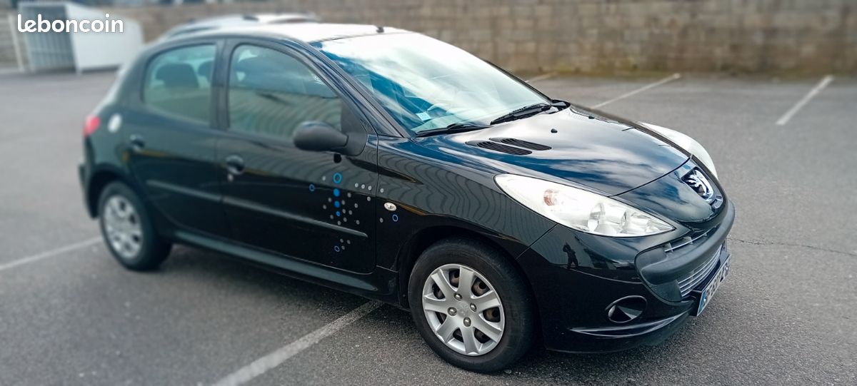 PEUGEOT 206+ 1.4 BlueLion 70 cv 5 PORTES (image 2)