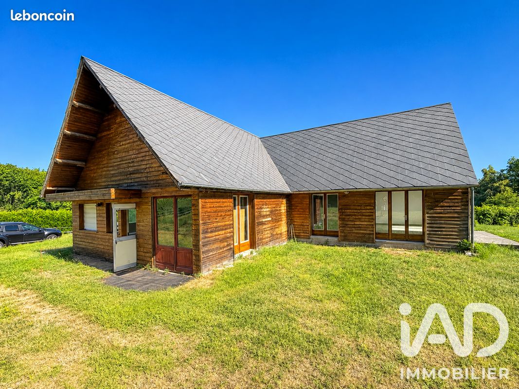Maison 6 pièces 144 m² · à Neuvic · 144 m² · 115 000 €