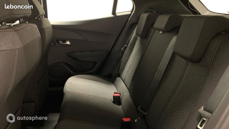 Peugeot 2008 1.2 100ch S&S Style (image 13)