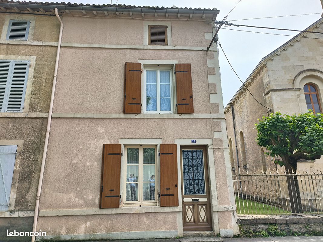 Maison 4 pièces 100 m² · à La Mothe-Saint-Héray · 100 m² · 77 700 €