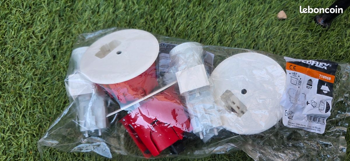 Jeu De Boîtiers Makita UT121 – 2 Pièces D'origine EE7701M201/EE7701M202