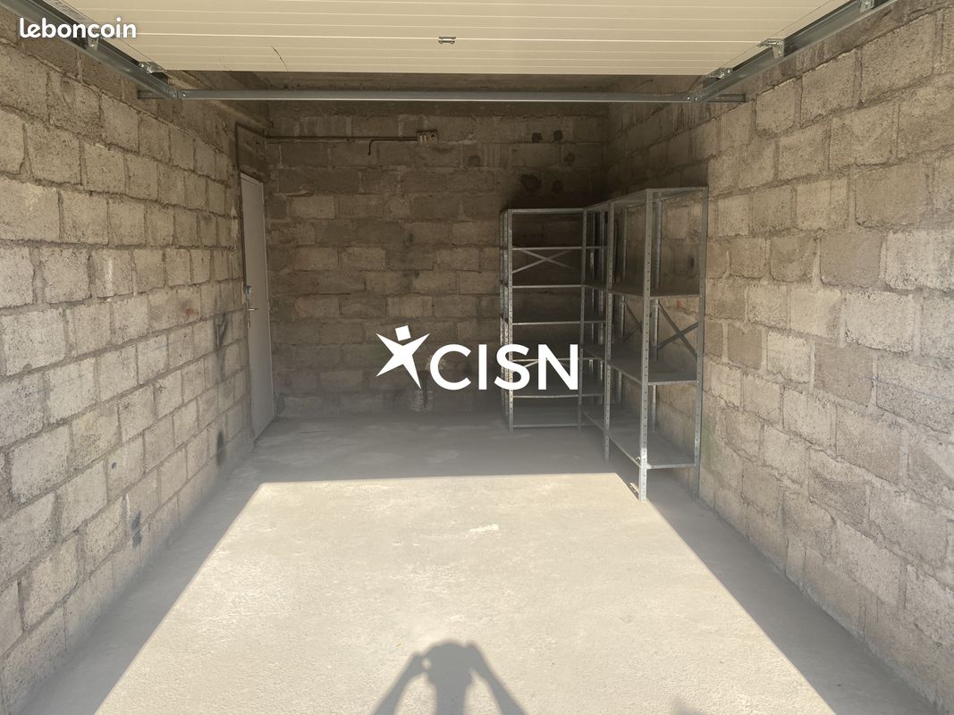 Parking 16 m² · à Saint-Nazaire · 16 m² · 83 €/mois