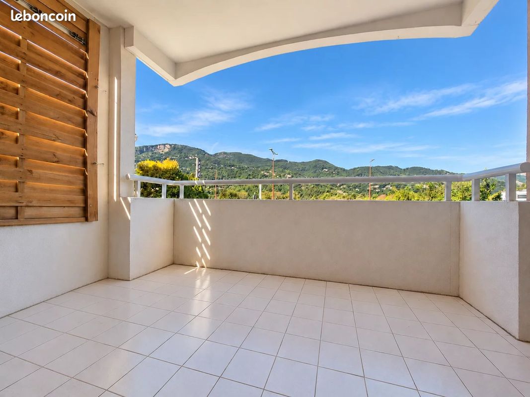 Appartement 3 pièces 70 m² · à Saint-Martin-du-Var · 70 m² · 240 000 €