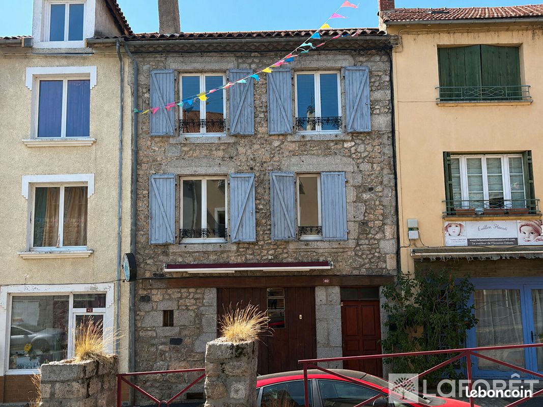 Maison 6 pièces 117 m² · à Saugues · 117 m² · 86 000 €