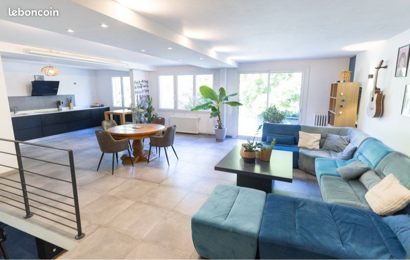 Maison 8 pièces 200 m² · à Cholet · 200 m² · 370 000 €
