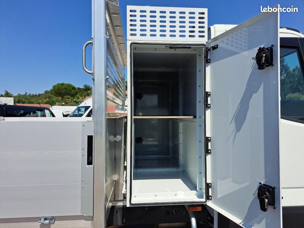 Iveco Daily PLATEAU 35C16 160CV 3L ALUMINIUM 3M80 COFFRE PANIER (image 23)