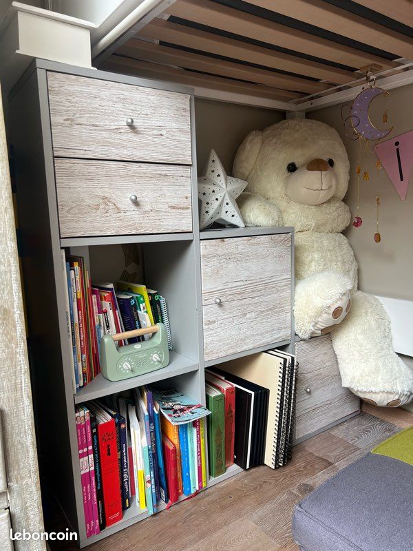 Vend étagère sous escalier (image 1)