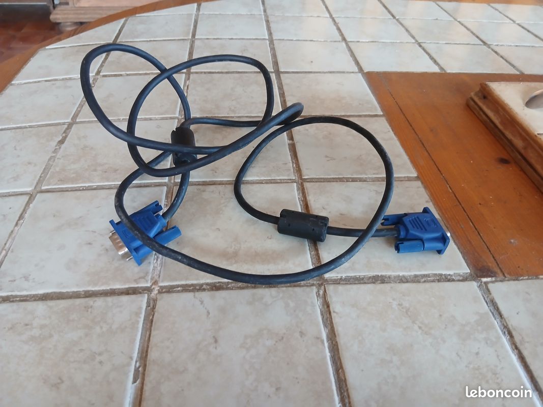 Câble VGA (image 1)