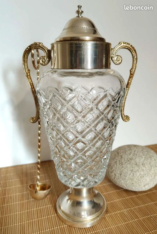 Superbe seau à champagne en cristal taillé,modèle Chenonceaux