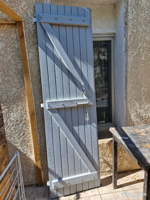 Volets en bois (image 1)
