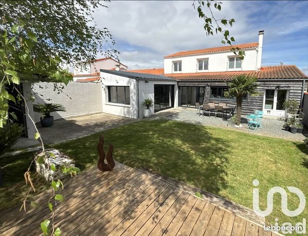 Maison 6 pièces 196 m²