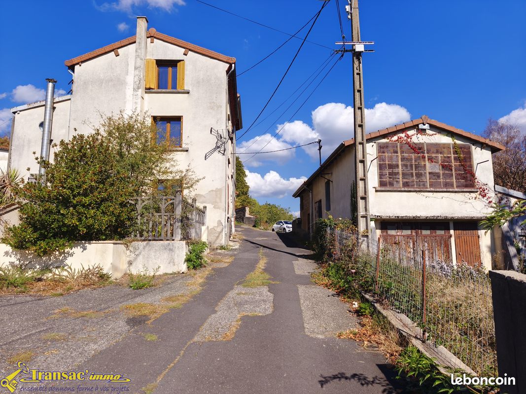 Maison 3 pièces 107 m² · à Thiers · 107 m² · 39 600 €