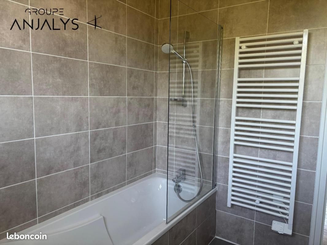 Maison a louer decines-charpieu - 5 pièce(s) - 125 m2 - Surfyn