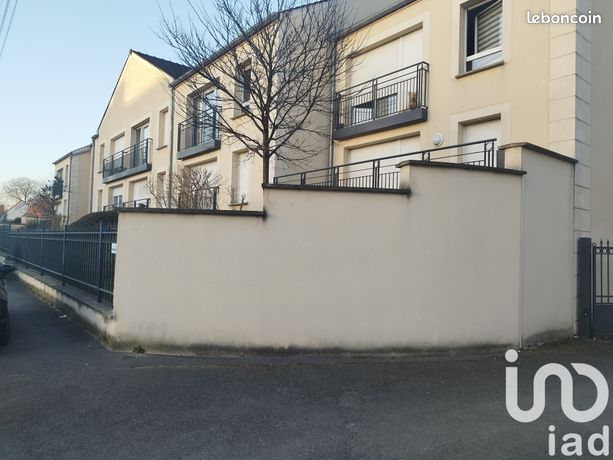 Parking/box 12 m² Persan