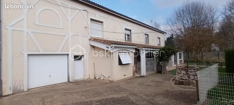 Maison 11 pièces 230 m²