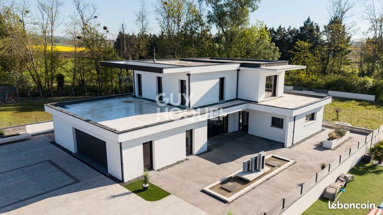 Villa 6 pièces 210 m²