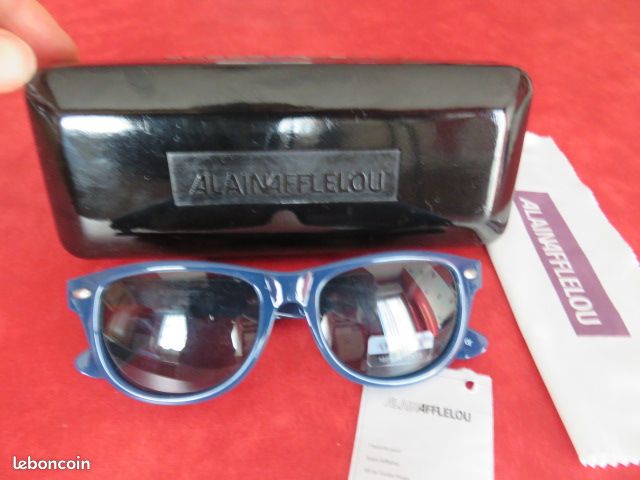 Lunettes de soleil enfant neuves avec étiquette (image 2)