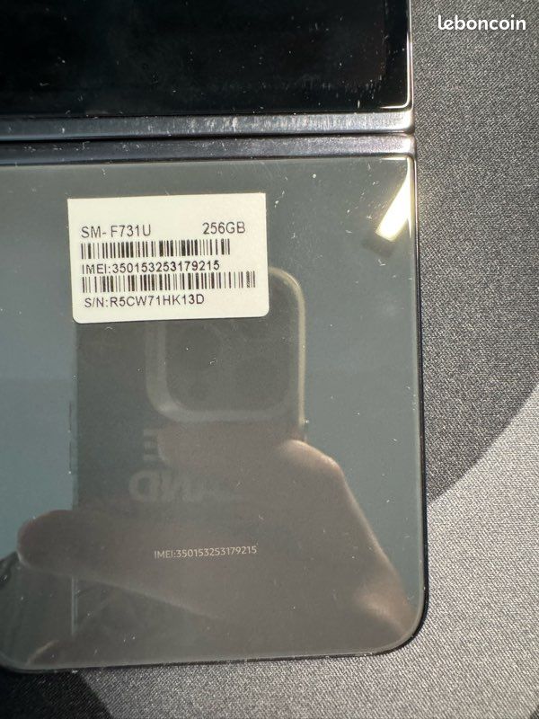 Samsung Galaxy Z Flip 5 - 256 Go - Écran à réparer (Accessoires inclus) (image 9)