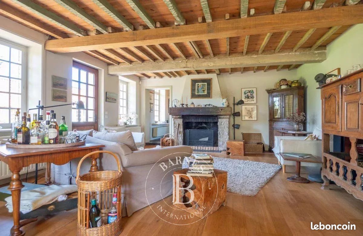 Maison 7 pièces 197 m² · à Avelin · 197 m² · 600 000 €