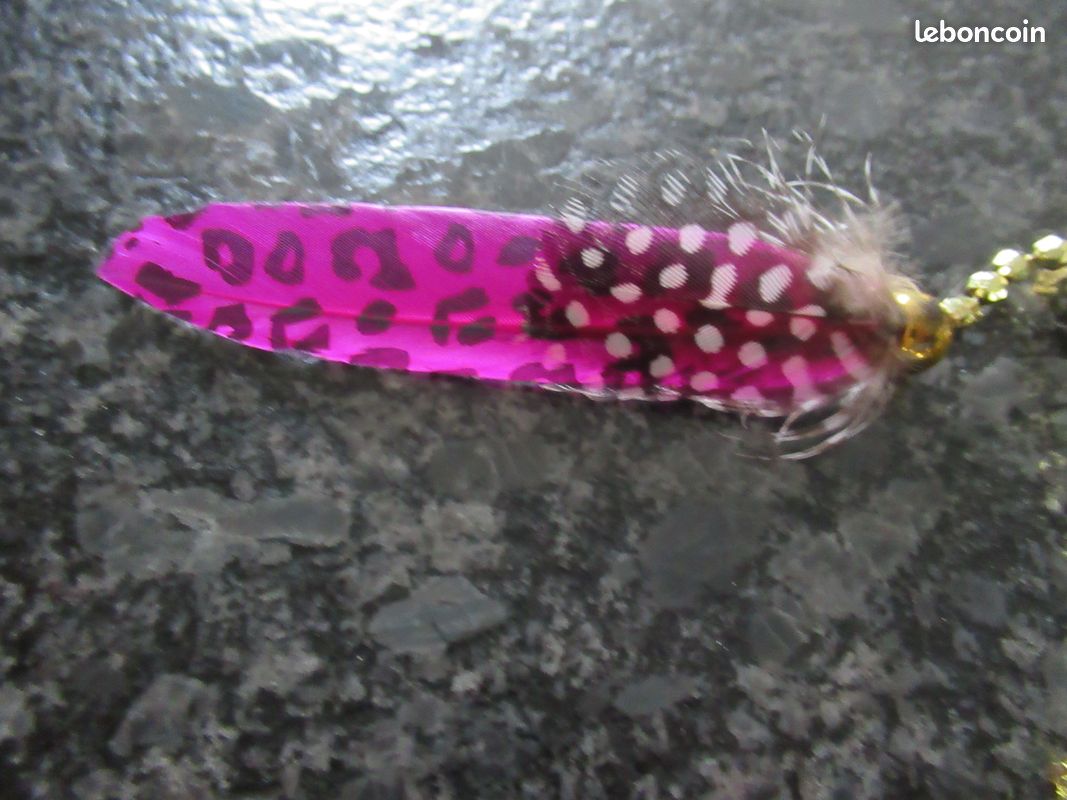 Pampilles en plumes fuchsia ou vertes à suspendre déco de noël (image 4)