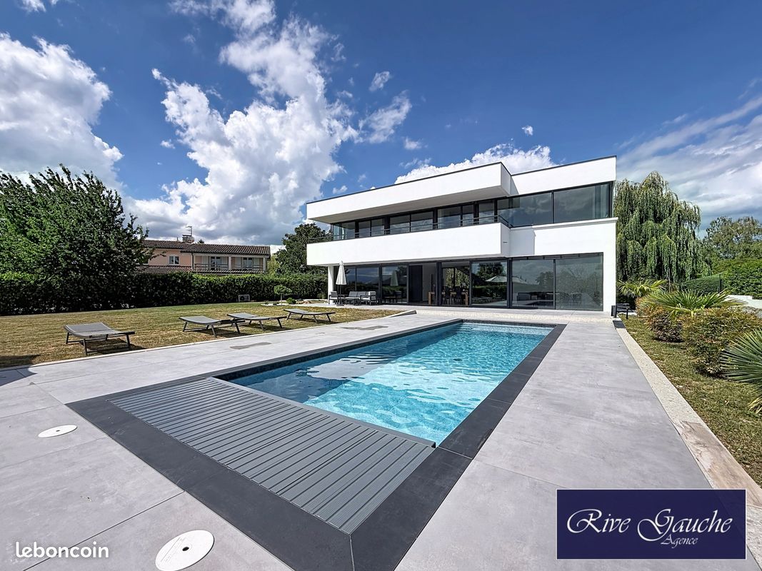 Maison 7 pièces 226 m² · à Messery · 226 m² · 2 780 000 €