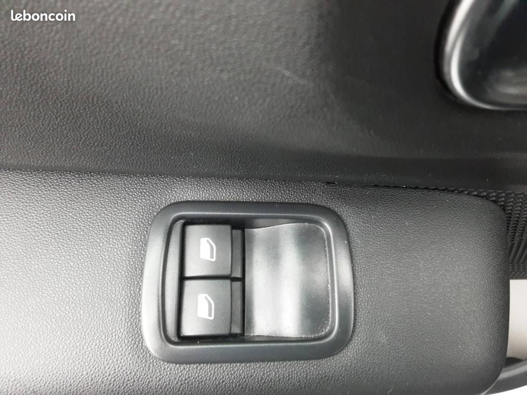 Citroën C3 PureTech 83 ch BVM5 - Plus (image 18)
