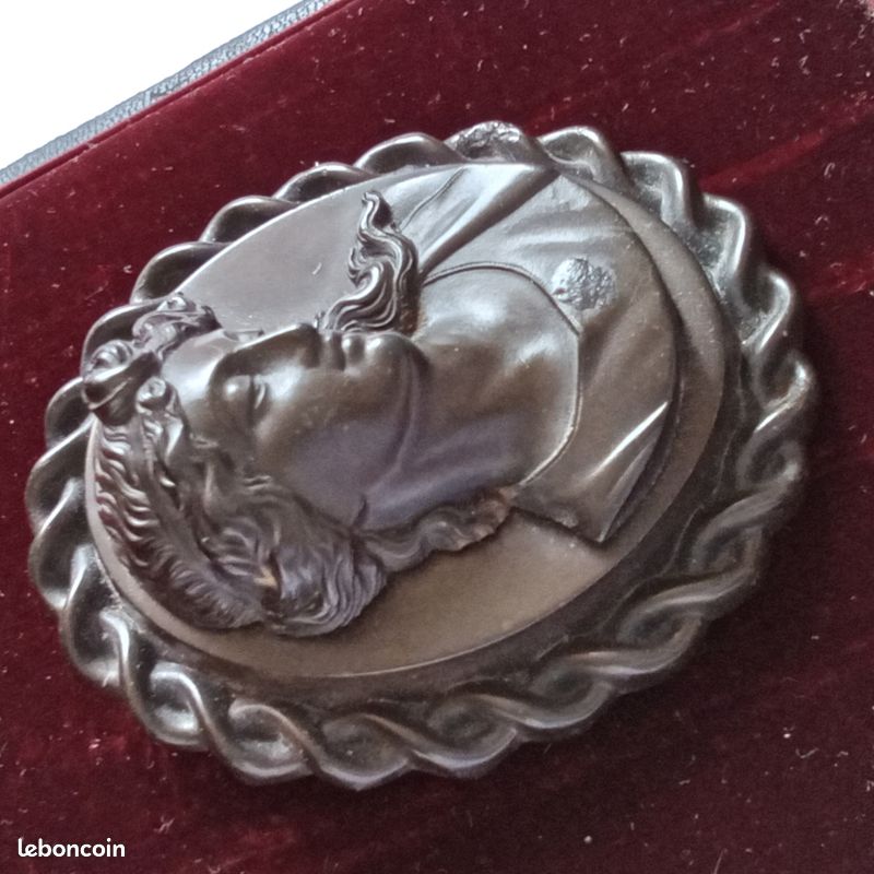 Broche De Deuil Ancienne - Résine Noire Texturée - Bijou Vintage - France