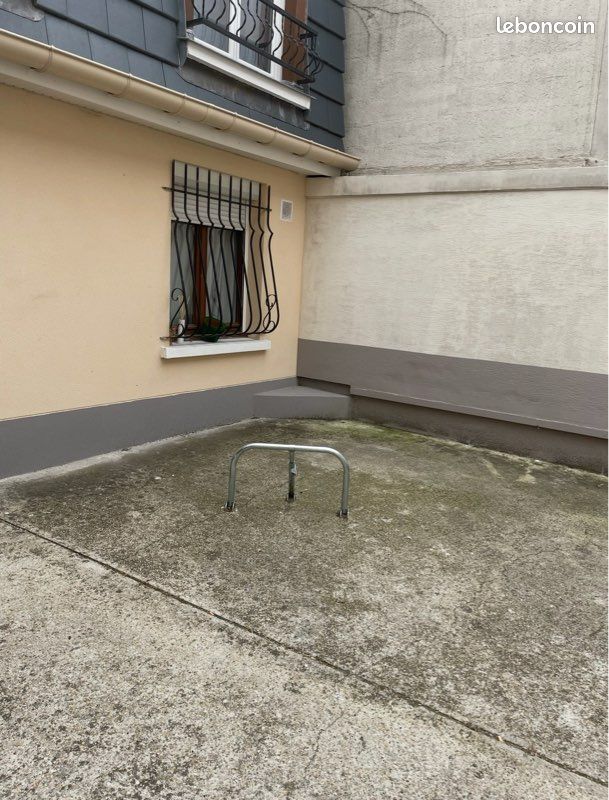 Location parking petit voiture · à Nogent-sur-Marne · 80 €