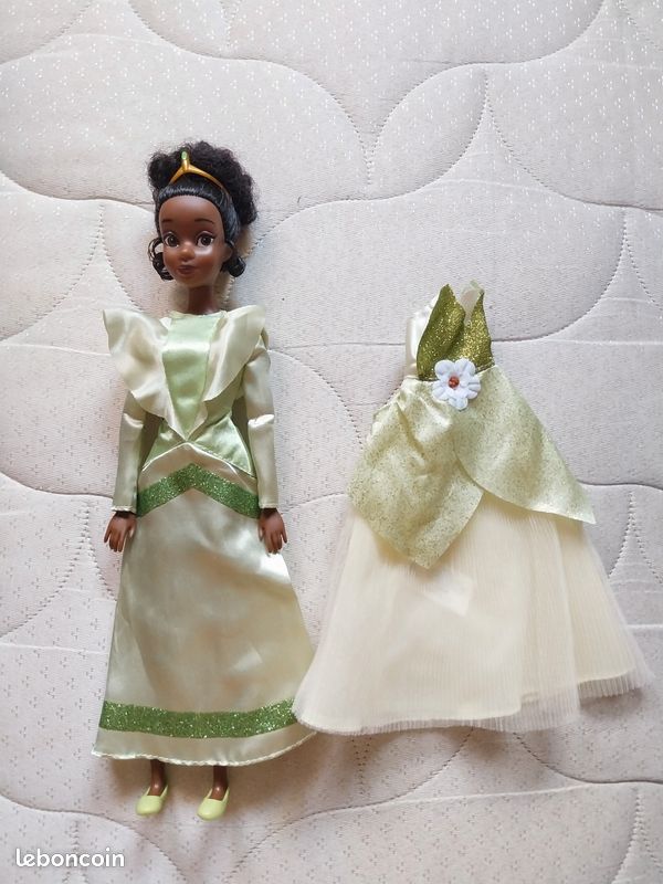 Poupée Tiana Robe Verte Restaurant de Tiana Playset Coffret Disney (image 1)