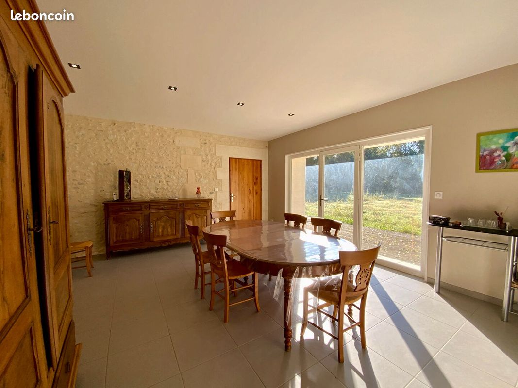 Maison 4 pièces 101 m² · à Brie-sous-Archiac · 101,2 m² · 910 €/mois