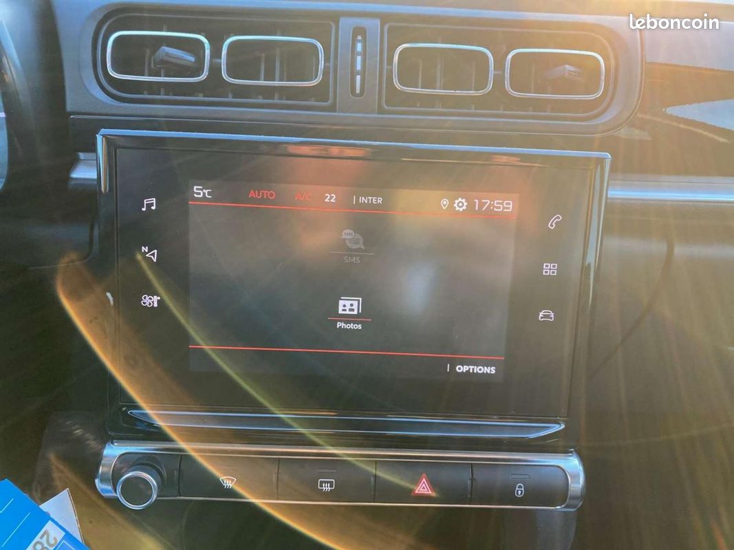 CITROEN C3 Shine - 1.2 PT - 110 - EAT6 - Radars Arrière + MirrorLink (image 16)
