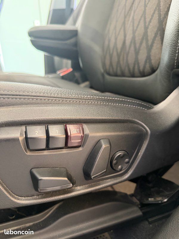 BMW X1 sDrive18d 150 ch xLine – BVA – Toit panoramique – Caméra de recul (image 5)