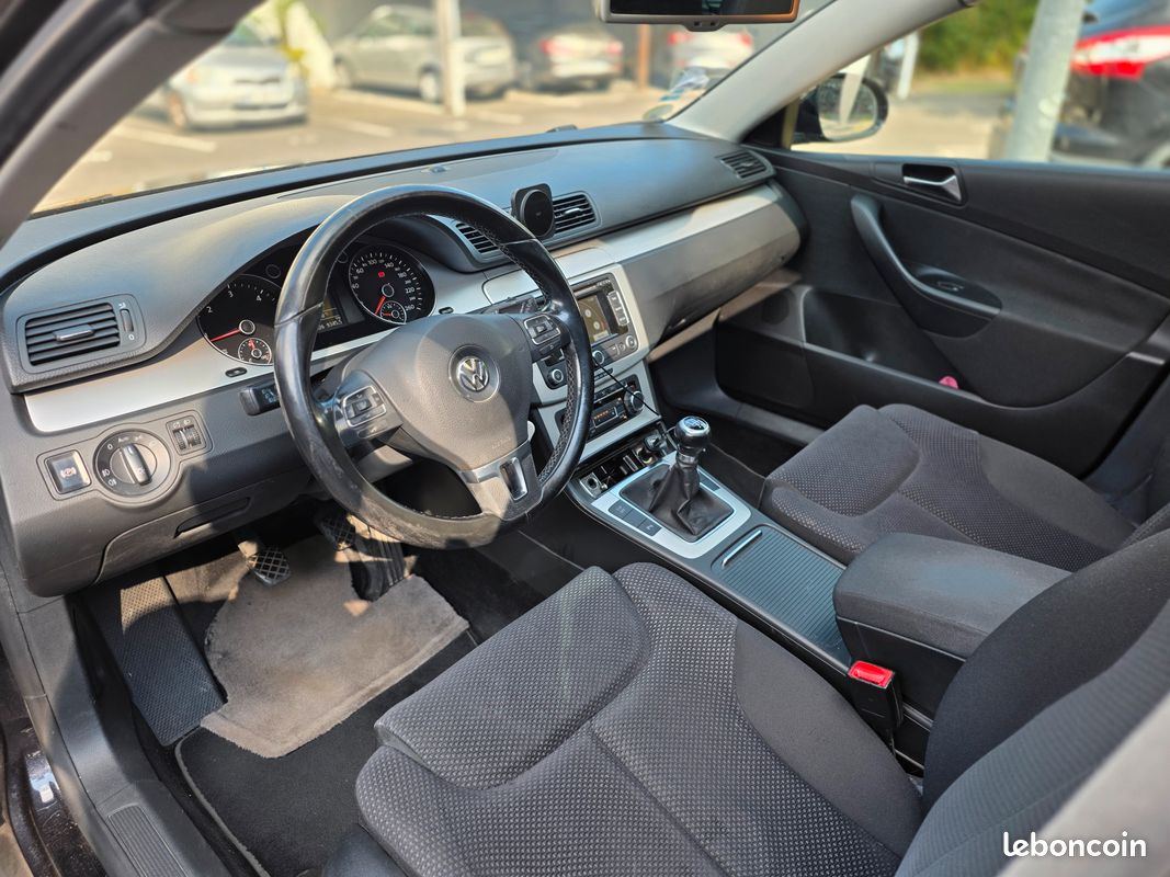 VOLKSWAGEN PASSAT SW – 2.0 TDI 140ch BVM6 Finition EMBASSY II (image 10)