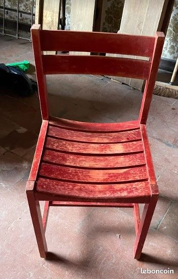 Chaise rouge des années 70 (image 2)