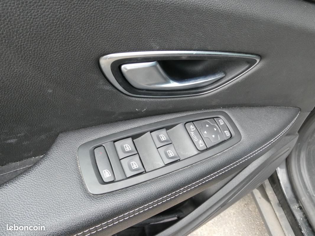 Renault Scénic INTENS BLUE DCI 120 EDC (image 10)