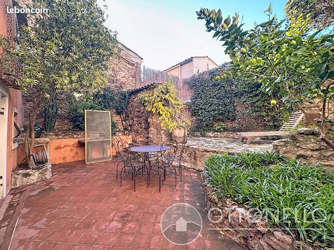 Maison 7 pièces 191 m² · à Roquebrune-sur-Argens · 191 m² · 494 000 €