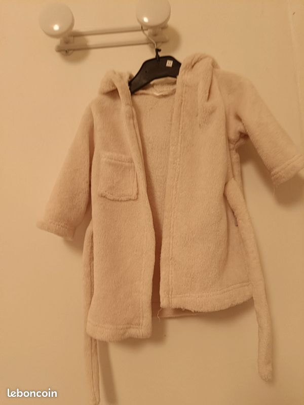 Peignoir bébé tout doux à capuche – Beige/Crème – 12 mois (image 1)
