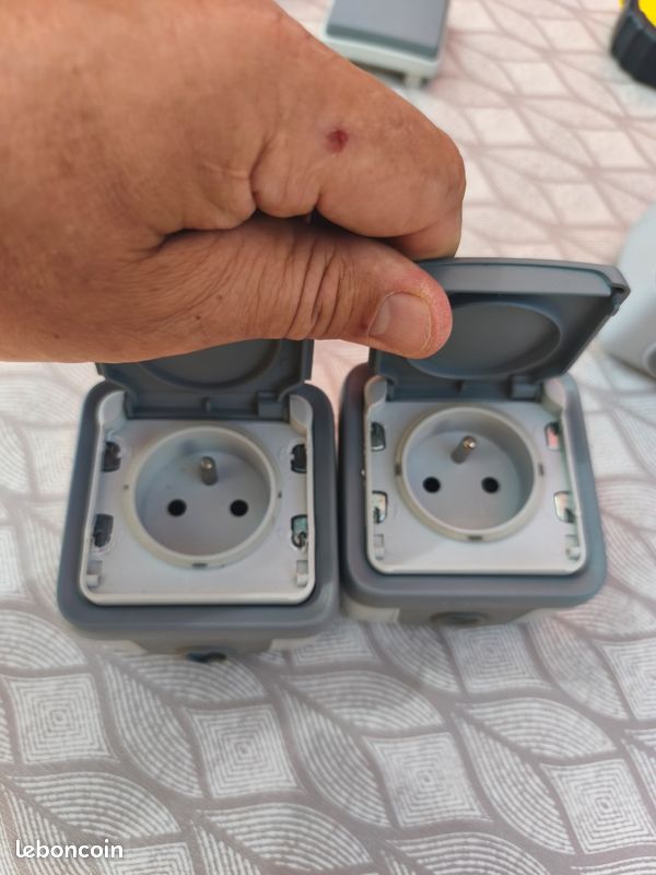 Legrand, Lot de 2 prises PLEXO (image 1)