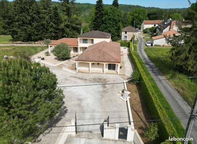 Maison 9 pièces 310 m²