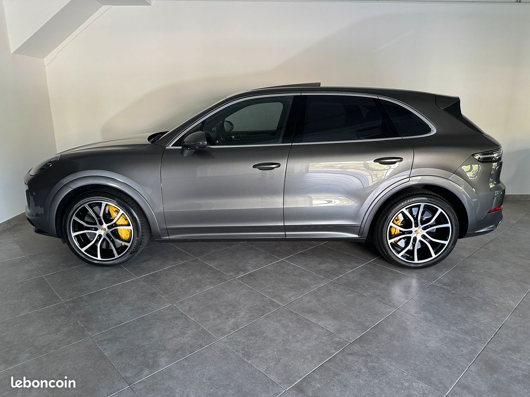 Porsche Cayenne S 2.9 V6 440 - Historique complet Porsche - 56 300 d'options - PCCB - Burmester - Pack Sport Design - Carbone - Toit Pano. - Roues AR Directrices - PDLS+ - PASM - Garantie 12 mois (image 4)