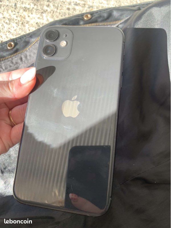 IPhone 11 (image 2)
